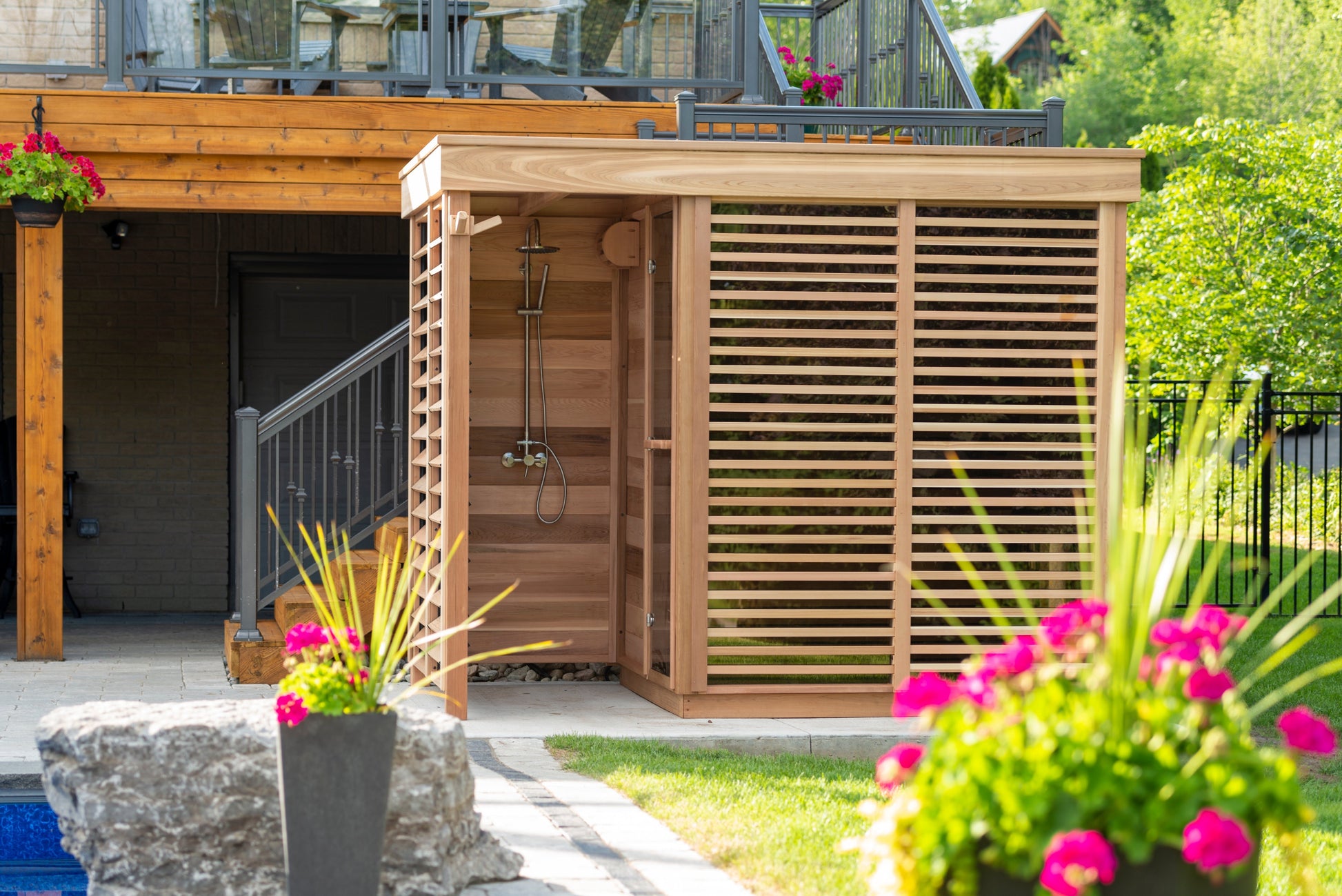 Outdoor 580 Pure Cube Sauna With Shower